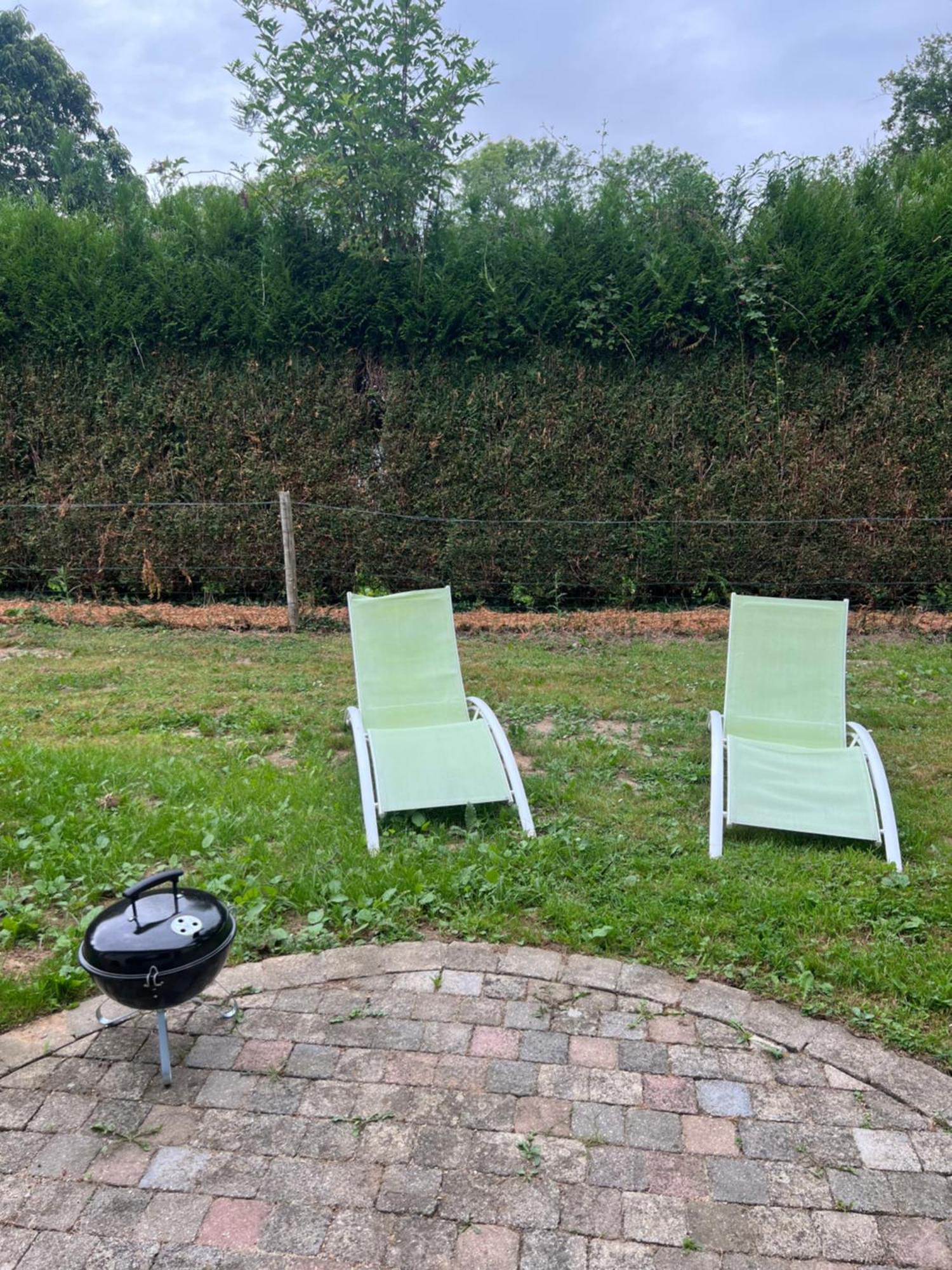 Un Peu De Campagne Hotell Saint-Gilles-de-la-Neuville Exteriör bild